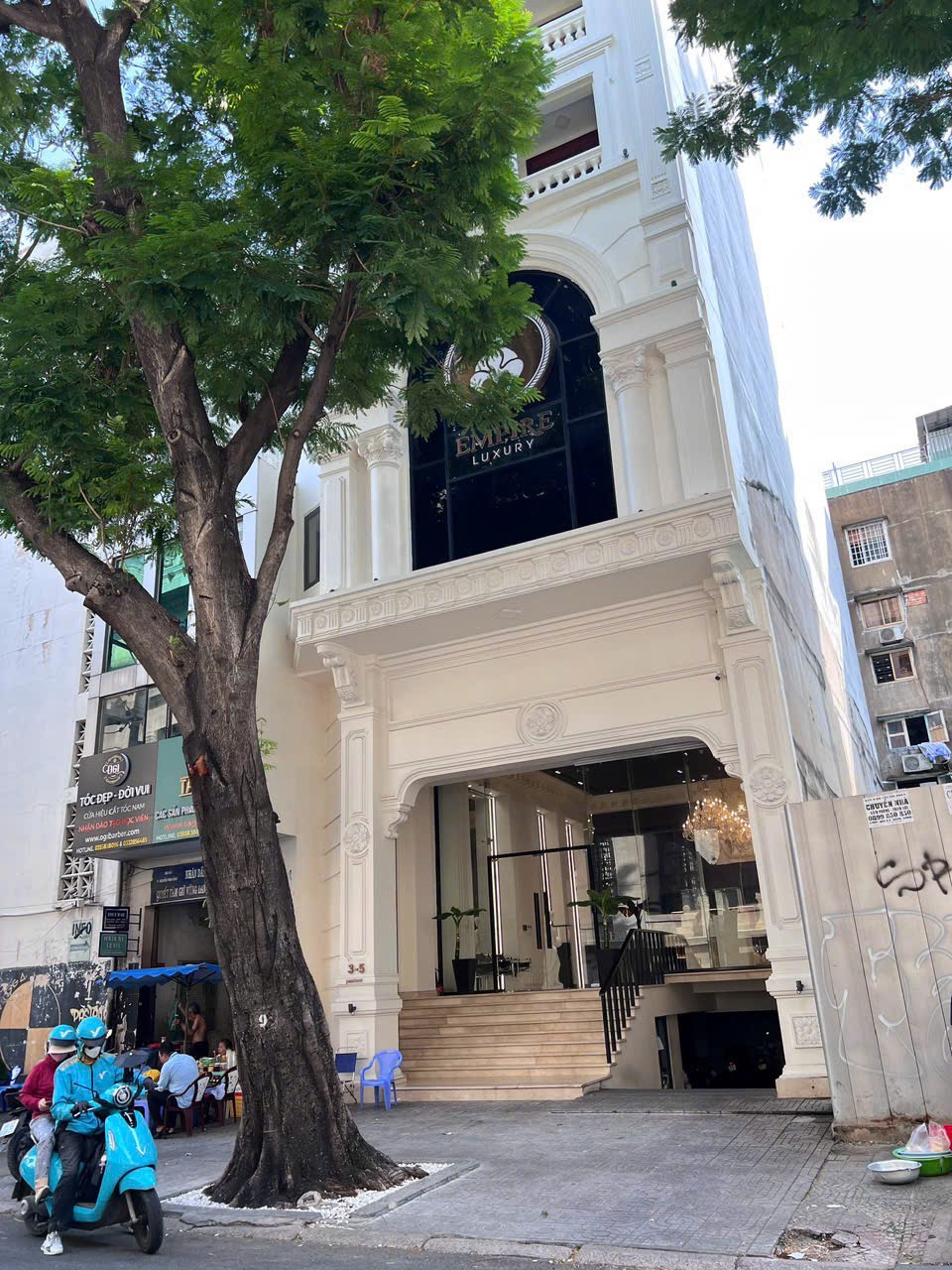 NHÀ MẶT TIỀN